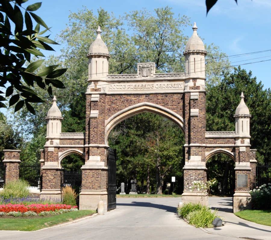 Mount Pleasant Cemetery gates