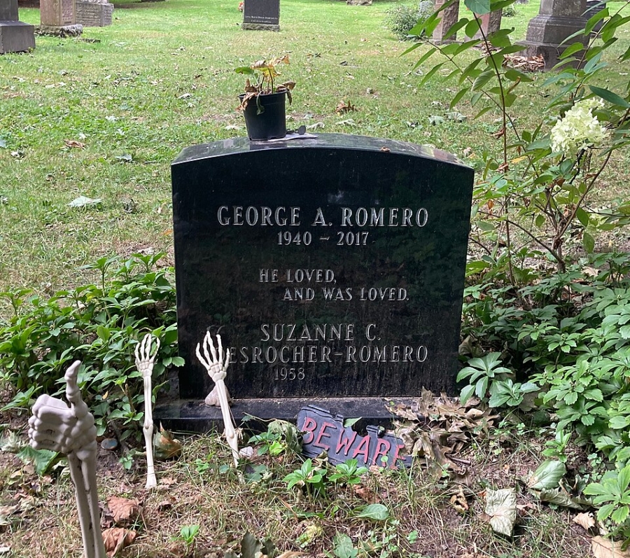 grave stone of george romero