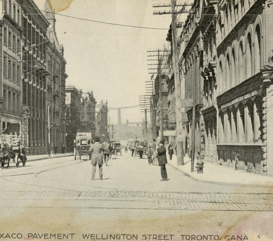 old street and horse drawn carriage