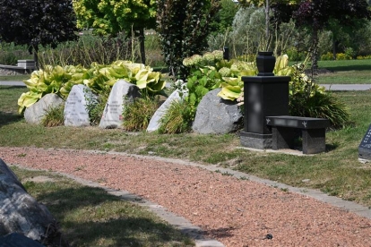 Duffin Meadows cremation boulders and bench