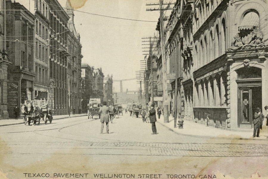 old street and horse drawn carriage