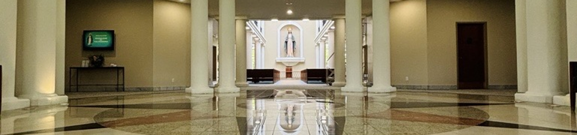 reflection on ceiling at beechwood mausoleum